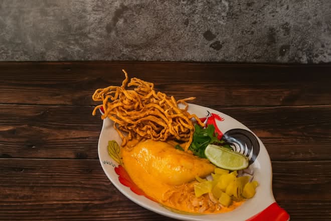 Kao Soi Chicken ข้าวซอยไก่